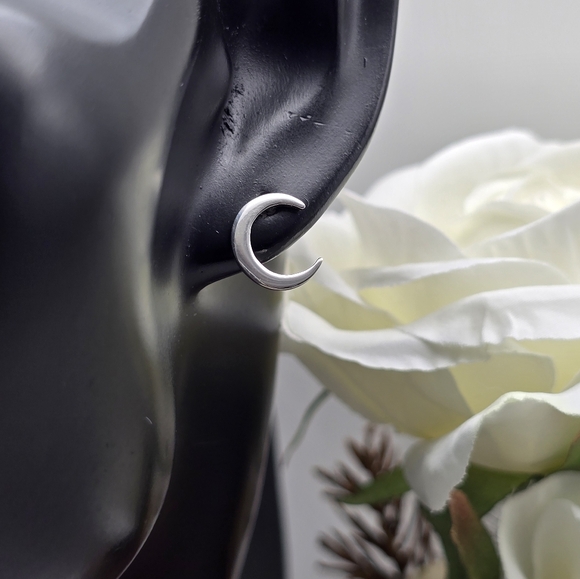 ❤️ MEDIA LUNA STUD EARRINGS - Picture 3 of 6